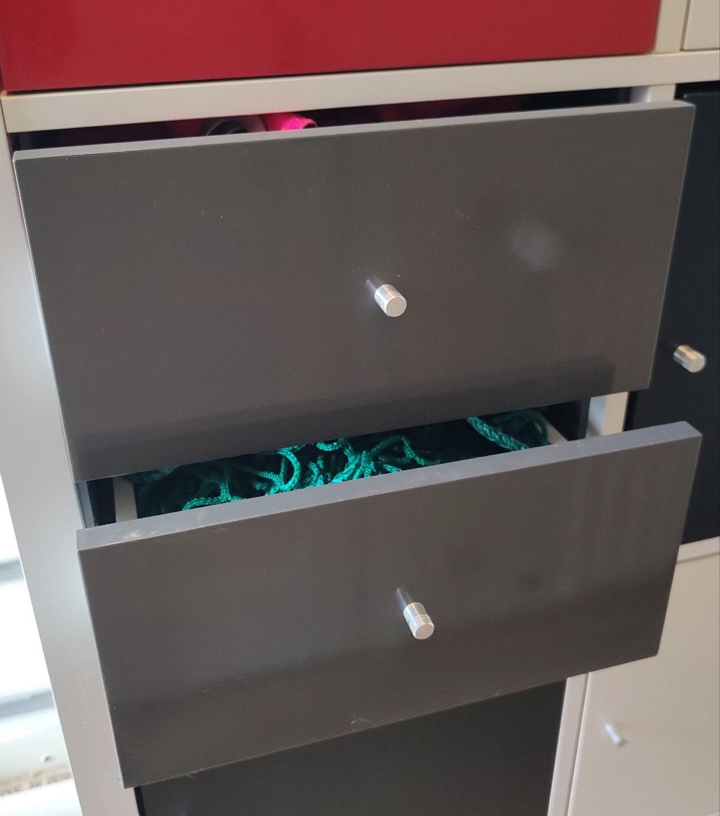 ikea lades Kallax hoogglans grijs vakkenkast, Ophalen, Zo goed als nieuw, 25 tot 50 cm, Minder dan 100 cm