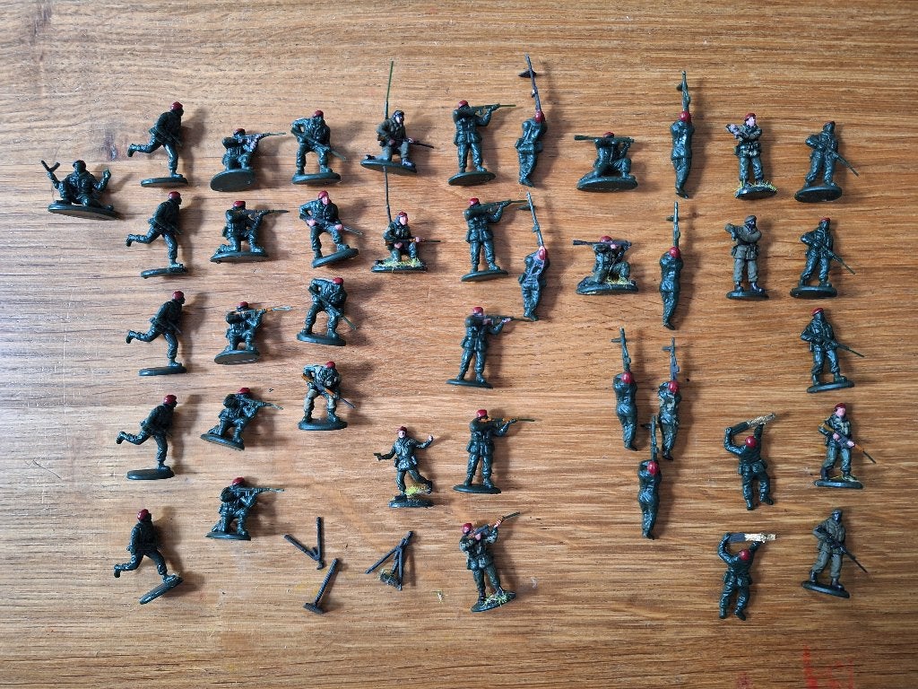 1:72 1/72 Matchbox NATO Paratroopers, Ophalen of Verzenden, Zo goed als nieuw, 1:50 of kleiner, Figuur of Figuren