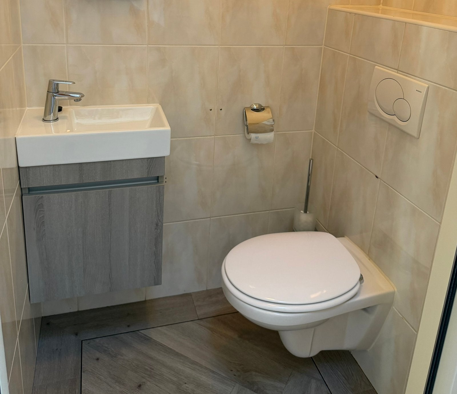 Fonteintje met onderkast als nieuw, Huis en Inrichting, Badkamer | Complete badkamers, Ophalen, Zo goed als nieuw