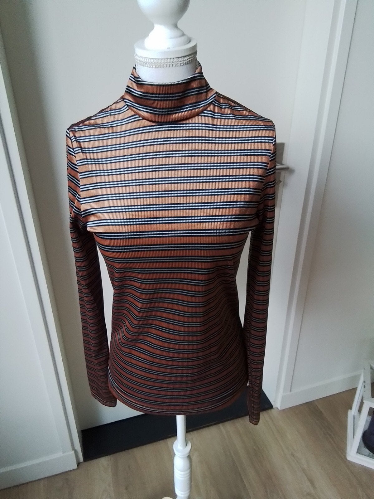 Mooi shirt Eksept draagmaat S, Kleding | Dames, T-shirts, Bruin, Ophalen of Verzenden, Zo goed als nieuw, Korte mouw
