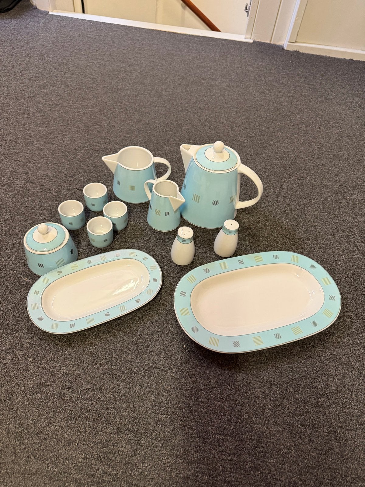 Vintage turquoise servies set - theepot, kannen, schalen, Keramiek, Vintage, Nieuw, Ophalen of Verzenden