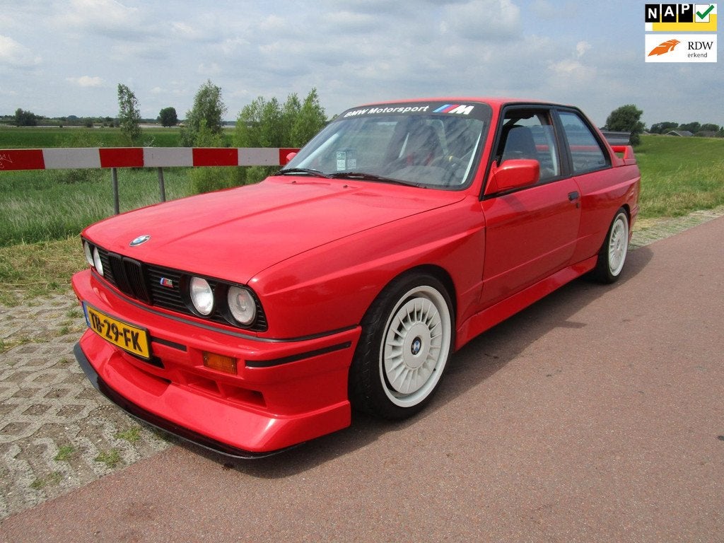 BMW M3 E30 circuit auto met 2.8 motor 6cilinder 220pk, Auto's, Achterwielaandrijving, Gebruikt, Zwart, Handgeschakeld