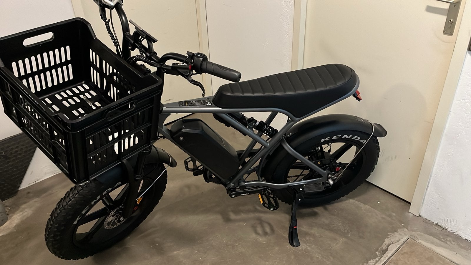 Stoere E-Bike met dikke banden en voormand, Overige merken, Gebruikt, Ophalen of Verzenden, 51 tot 55 cm