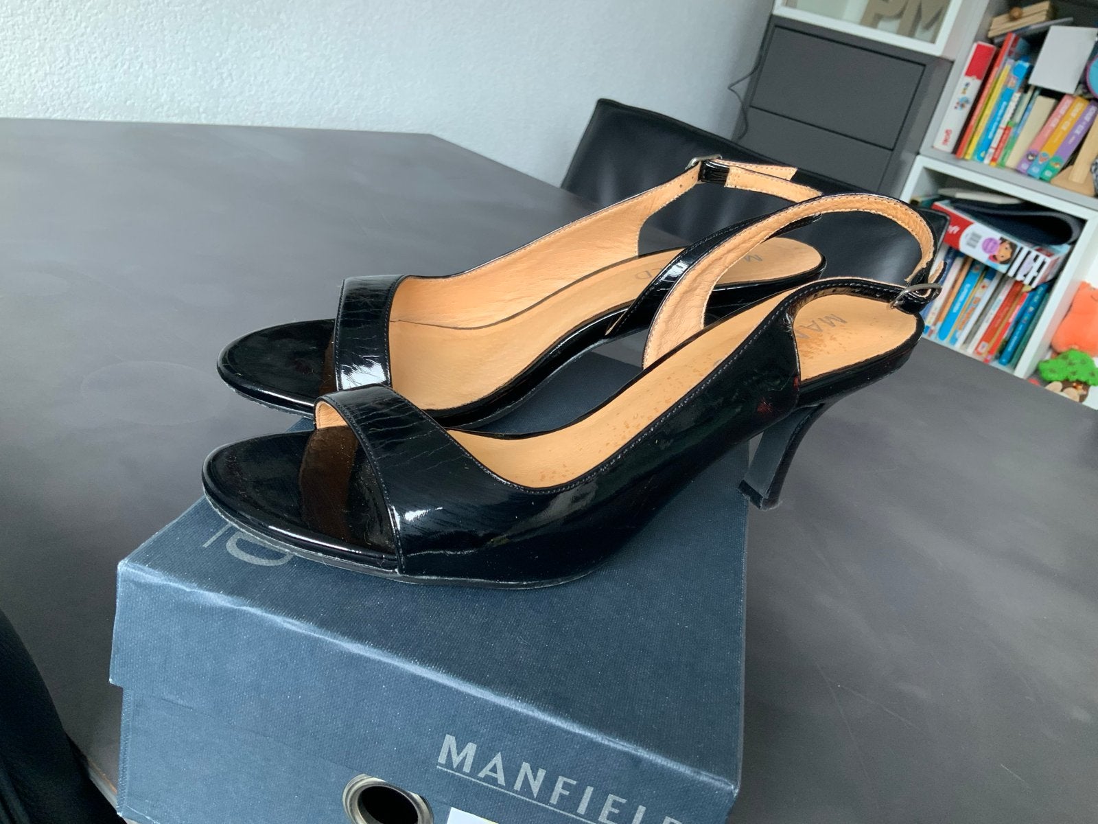 Manfield Zwarte Lakleren Sandalen met Hak Maat 39, Ophalen of Verzenden, Gedragen, Zwart, Sandalen of Muiltjes