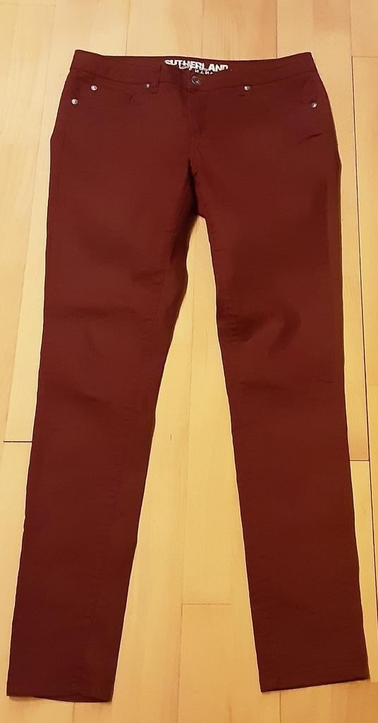 Mooie donkerrode broek, merk Sutherland,mt L, in prima staat, Ophalen of Verzenden, Zo goed als nieuw, Rood, Lang