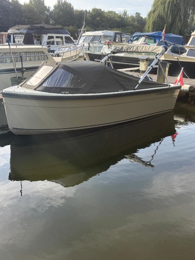 Admiral 4.85 lounge sloep - 15pk Suzuki - 2023 - bluetooth, Watersport en Boten, Sloepen, Ophalen, Admiral, Overige typen, 15 pk