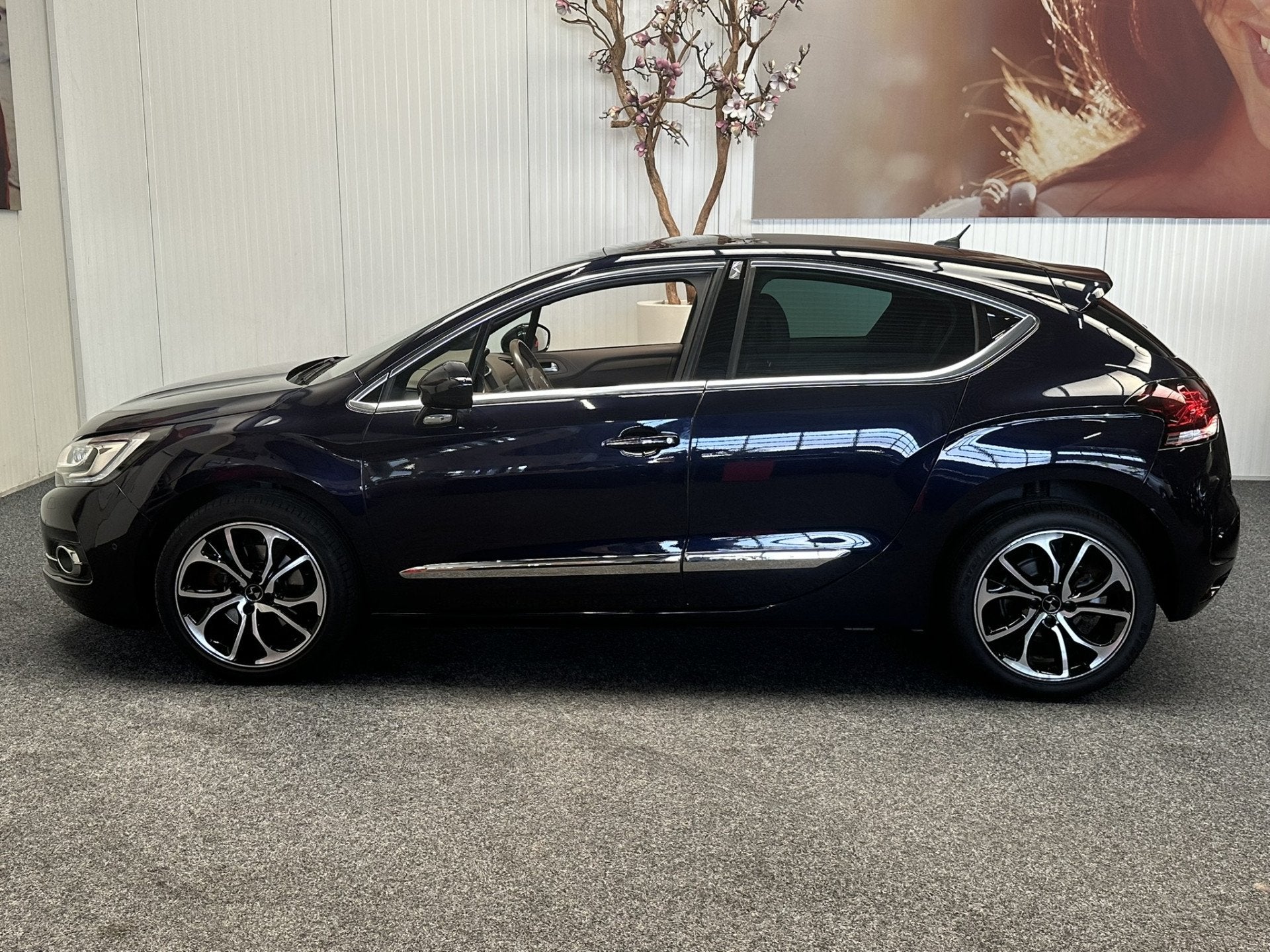 DS DS 4 1.6THP 165PK CHIC AUTOMAAT COGNAC LEDER ACHTERUITRIJ, Auto's, Dealer onderhouden, Gebruikt, 4 cilinders, Blauw