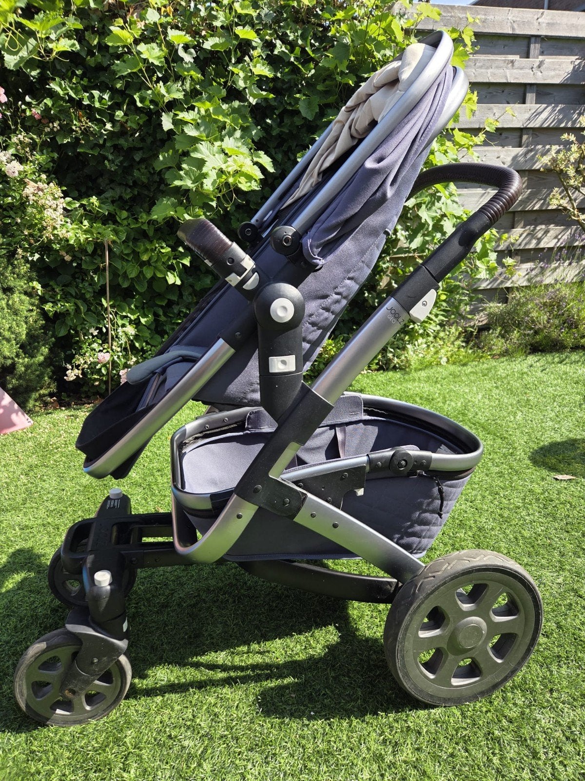 Mooie kinderwagen Joolz Geo 2 met verschillende accessoires!, Gebruikt, Combiwagen, Verstelbare duwstang, Ophalen