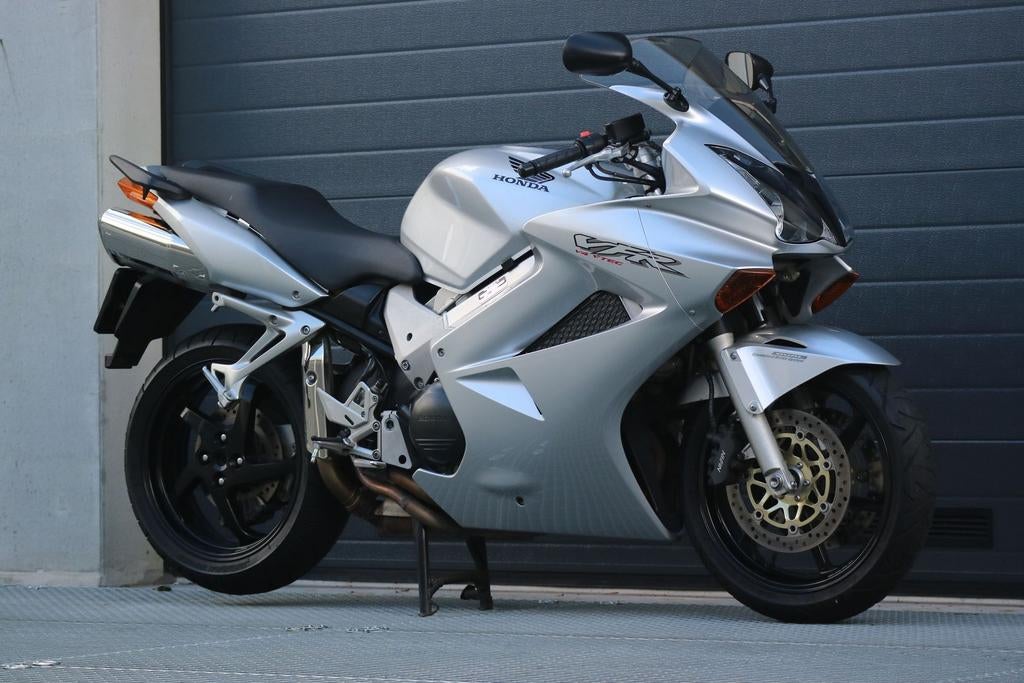HONDA VFR 800 FI A2 op kenteken mogelijk (bj 2003) 23,397 km, Motoren, Motoren | Honda, 782 cc, HONDA, 4 cilinders, Bedrijf