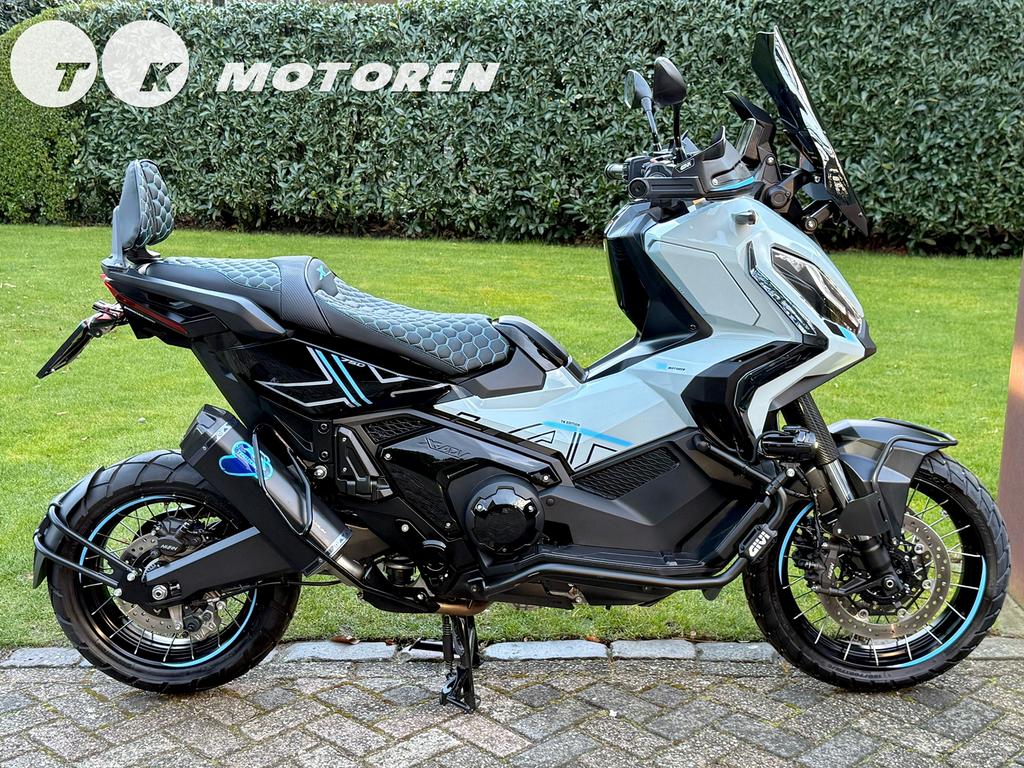 ⭐️ UNIEKE CUSTOM Honda XADV 750 2024 TK EDITION CARPLAY, Motoren, Motoren | Honda, 750 cc, Motorrijbewijs A, Bedrijf, Meer dan 35 kW