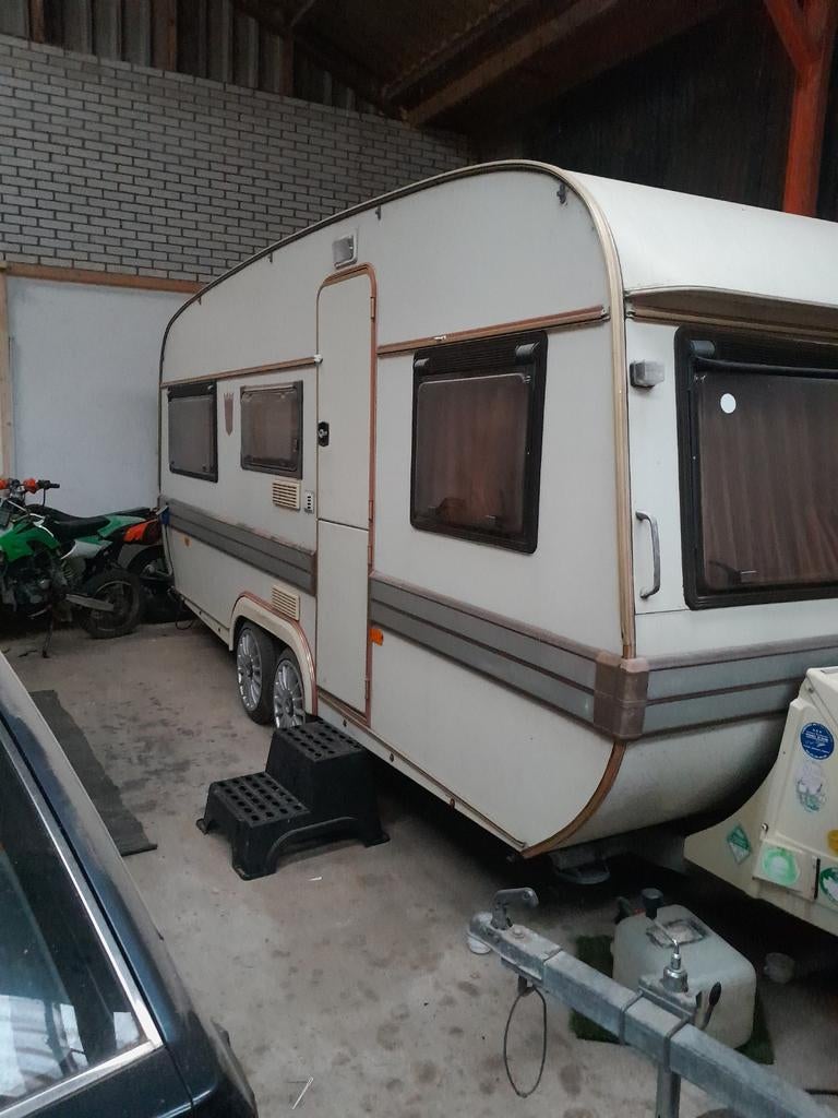 Grote tabbert caravan, Caravans en Kamperen, Caravans, Particulier, tot en met 4, Rondzit, Tabbert, Koelkast, Radio, Ophalen