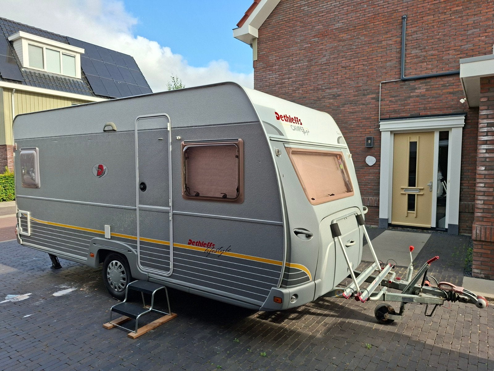 Dethleffs Camper Lifestyle 450 DB uit 2003, Caravans en Kamperen, Caravans, Ringverwarming, Rondzit, Frans bed, 750 - 1000 kg