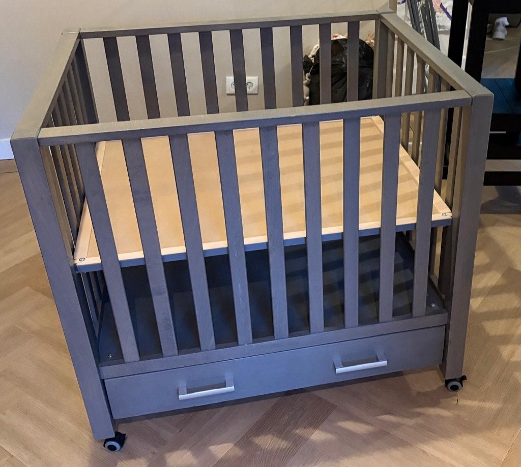 Box, Kinderen en Baby's, Ophalen, Gebruikt, Vierkant, Wieltjes