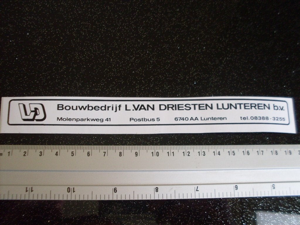 sticker bouwbedrijf L. van Driesten lunteren logo LD, Verzamelen, Stickers, Verzenden, Zo goed als nieuw, Bedrijf of Vereniging