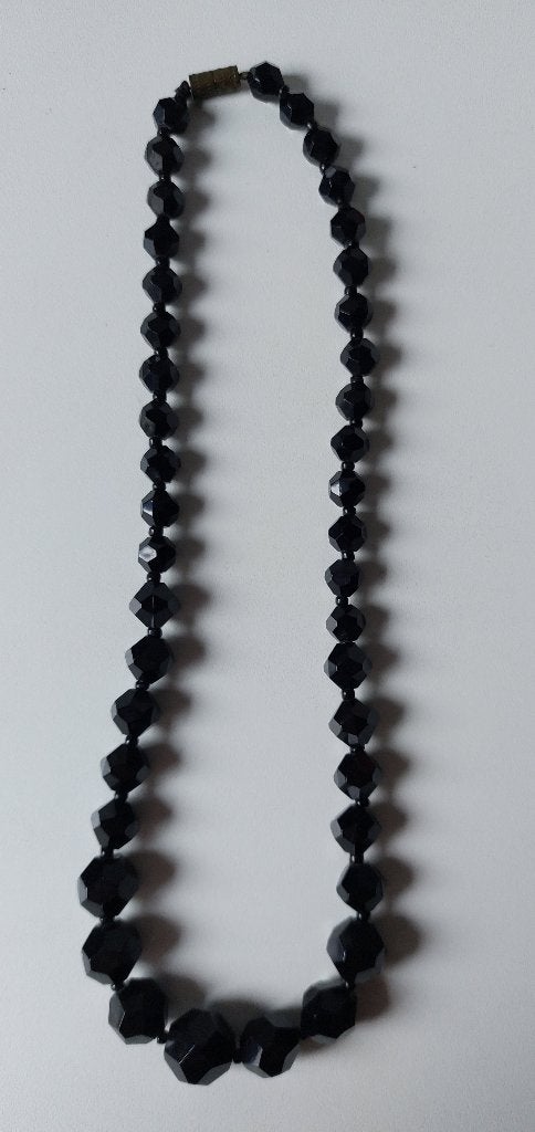 Oude parelketting met plastic kralen, Ophalen of Verzenden, Overige materialen, Ketting