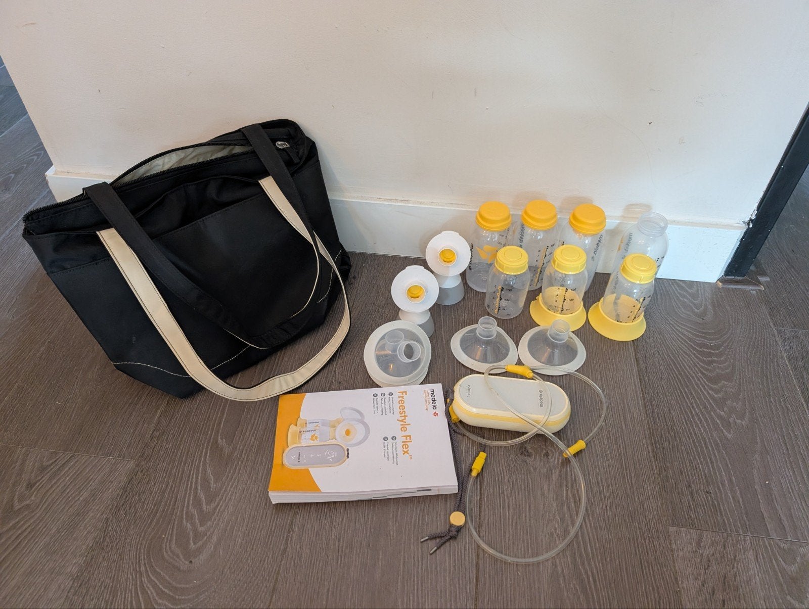 Medela electrische kolf met toebehoren, Ophalen of Verzenden, Gebruikt, Borstkolf