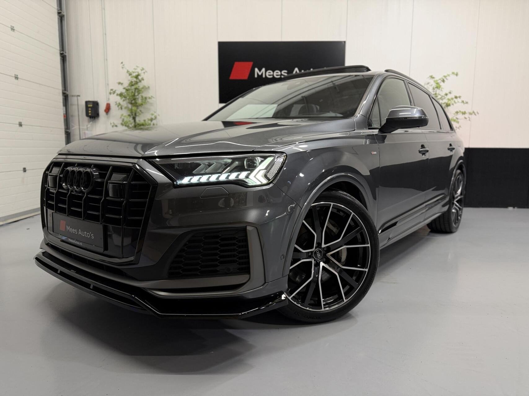 Audi Q7 55 TFSI e quattro Pro Line S|Lucht|Pano|Ambiance|HUD, Auto's, Automaat, Dealer onderhouden, Gebruikt, 2995 cc