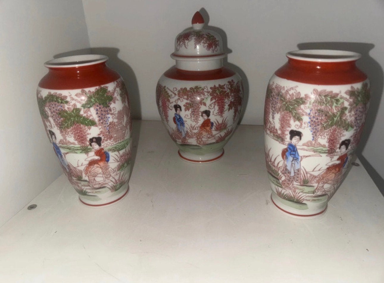 Japans kaststel/porseleinen vazen en dekselpot met geisha's, Ophalen