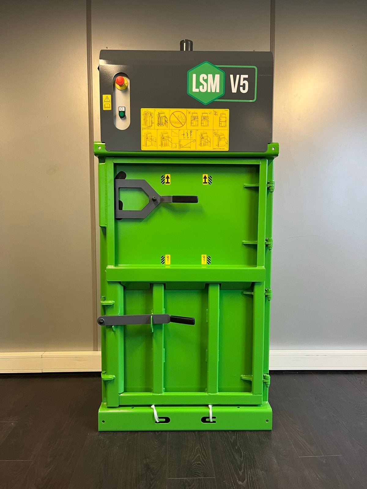 LSM V5 | 230 volt | Balenpers | Papierpers | Plasticpers, Ophalen of Verzenden, Nieuw