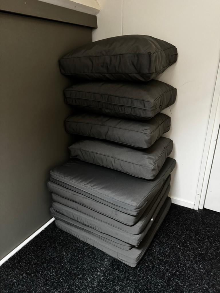 Comfortabele kussens voor palletbank buiten, Huis en Inrichting, Woonaccessoires | Kussens, Ophalen, Gebruikt, Grijs, Rechthoekig