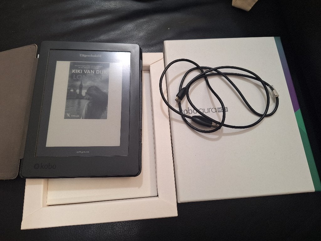 Kobo Aura H2O Edition 2 e-reader met hoes en kabel, 8 GB, Ophalen of Verzenden, Zo goed als nieuw, 7 inch