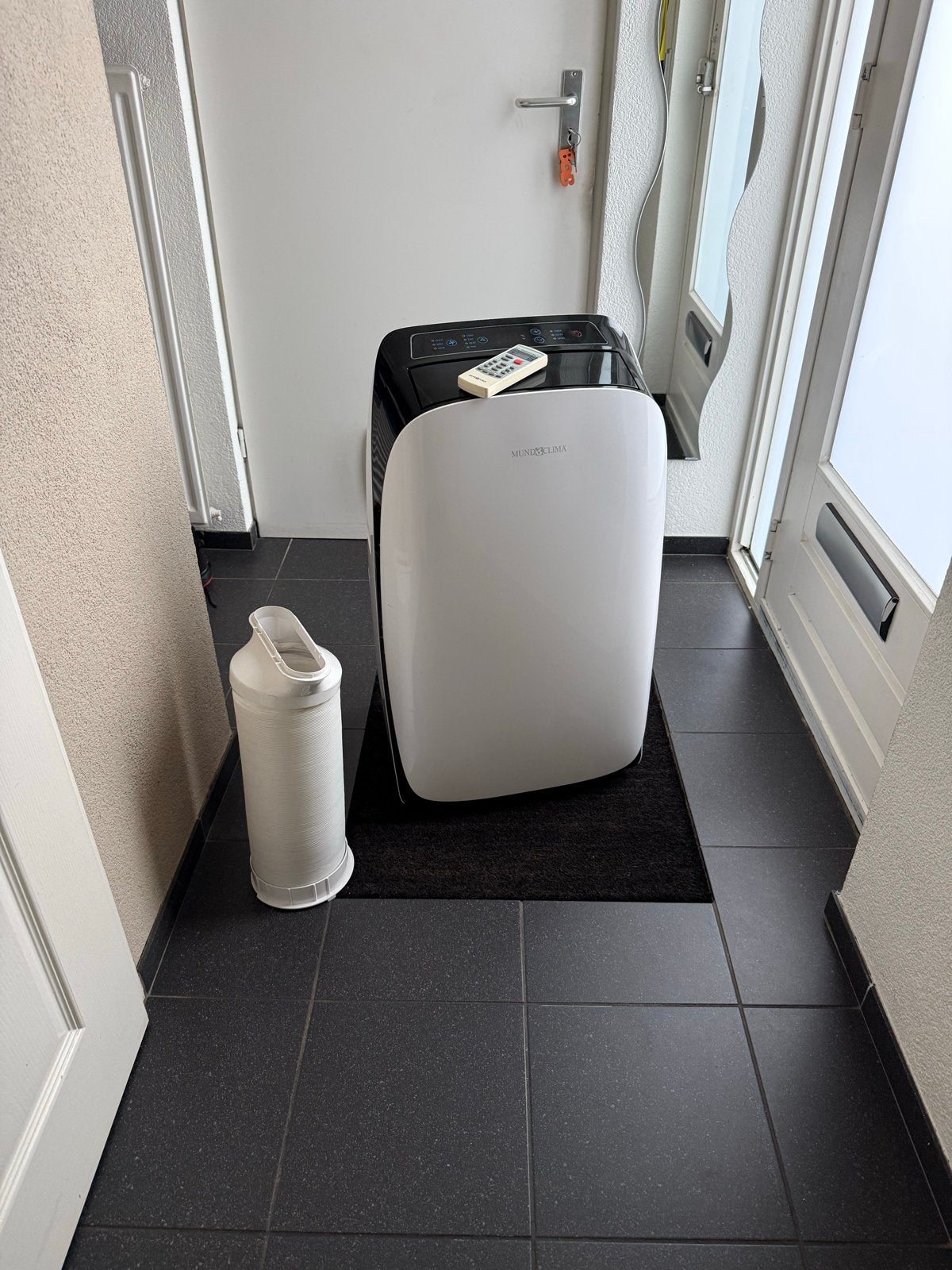 == Mobiele Airco 8800 BTU ==, Witgoed en Apparatuur, Ophalen, 3 snelheden of meer, Afstandsbediening, Gebruikt