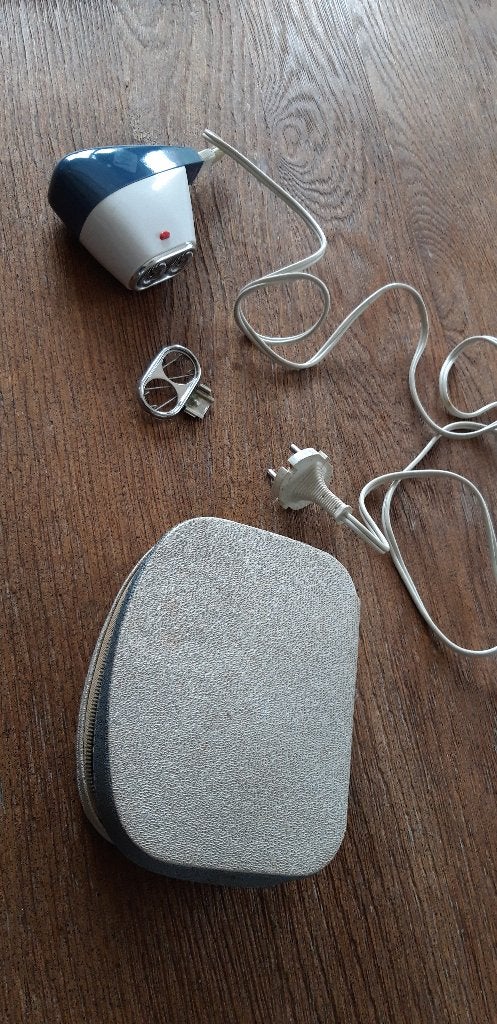 te koop leuk antiek scheerapparaat en haar/baard trimmer, Ophalen of Verzenden, Gebruikt, Scheren en Epileren