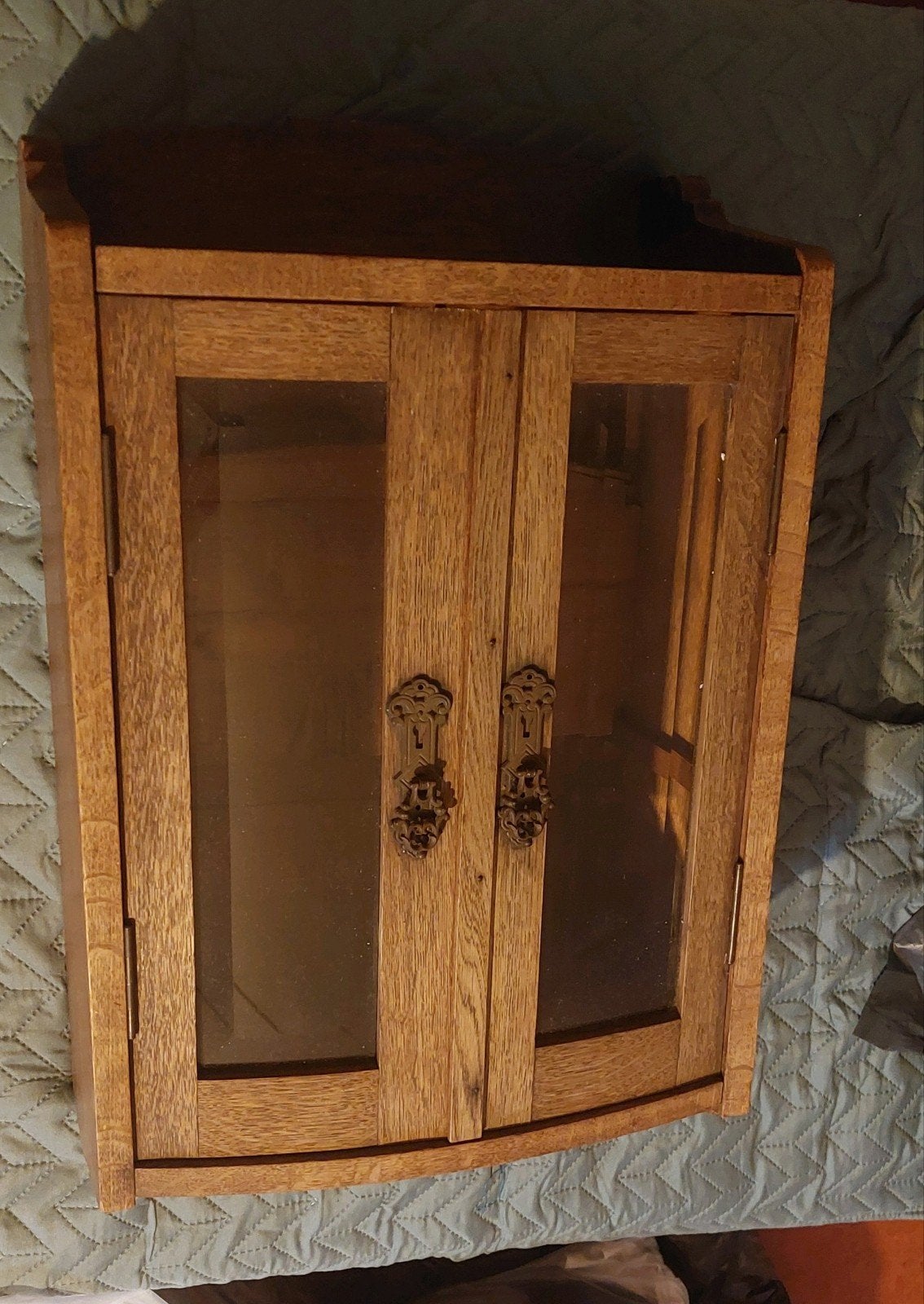 Antiek hangkastje met facetgeslepen glas, Antiek en Kunst, Ophalen