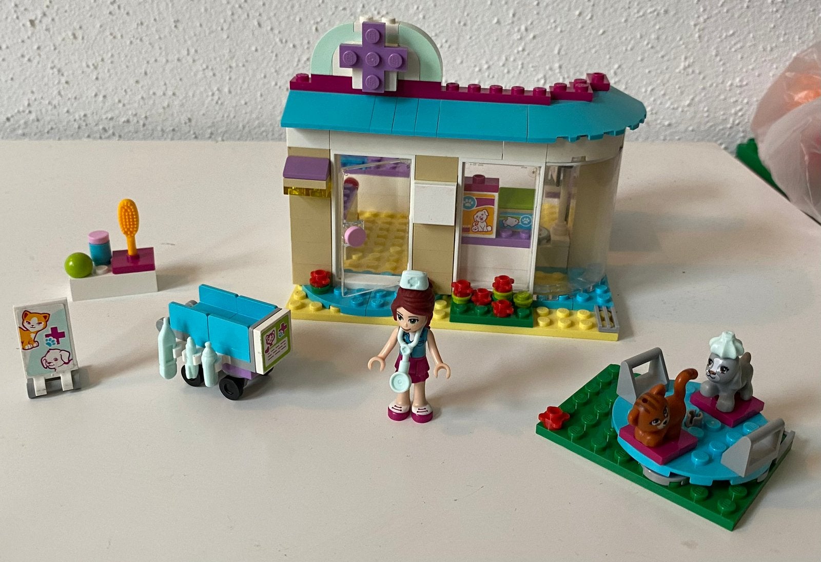 Lego Friends 41085 Dierenkliniek - Compleet met boekje, Gebruikt, Lego, Friends, Ophalen of Verzenden