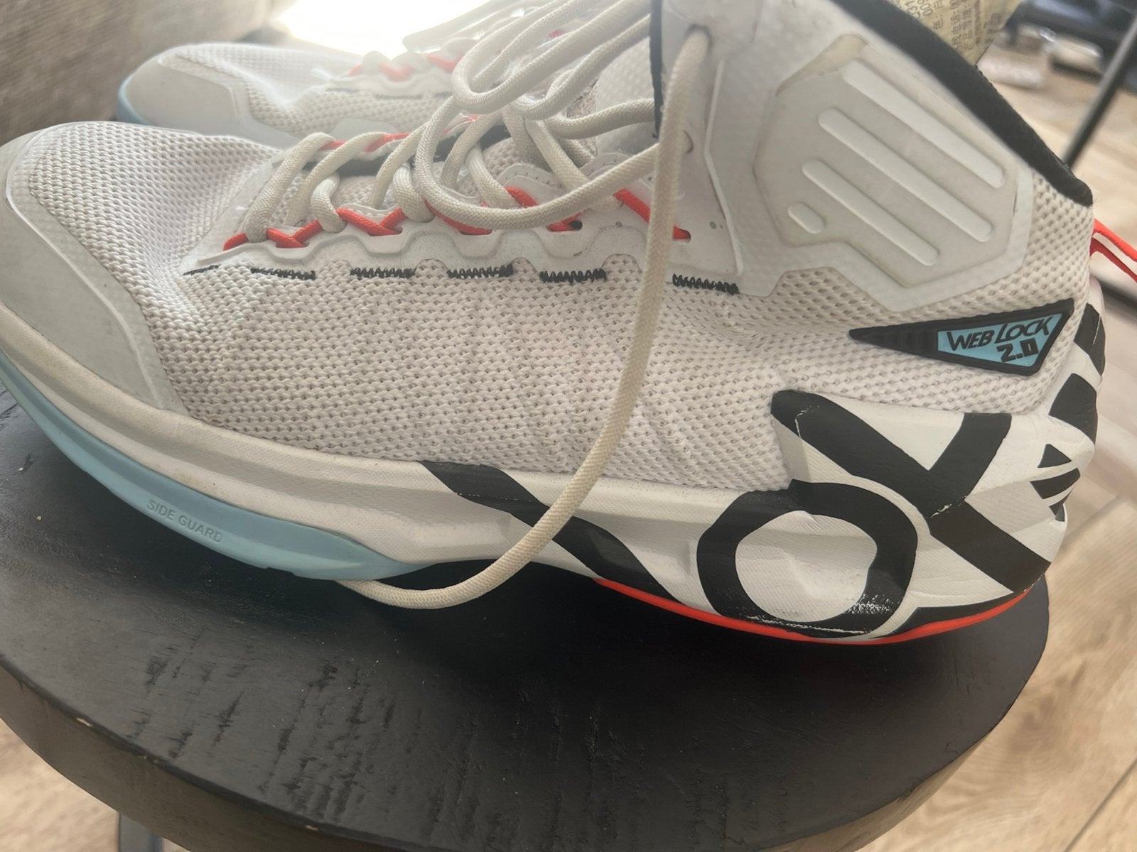 Basketbal schoenen maat 42, Sport en Fitness, Basketbal, Ophalen of Verzenden, Zo goed als nieuw, Schoenen