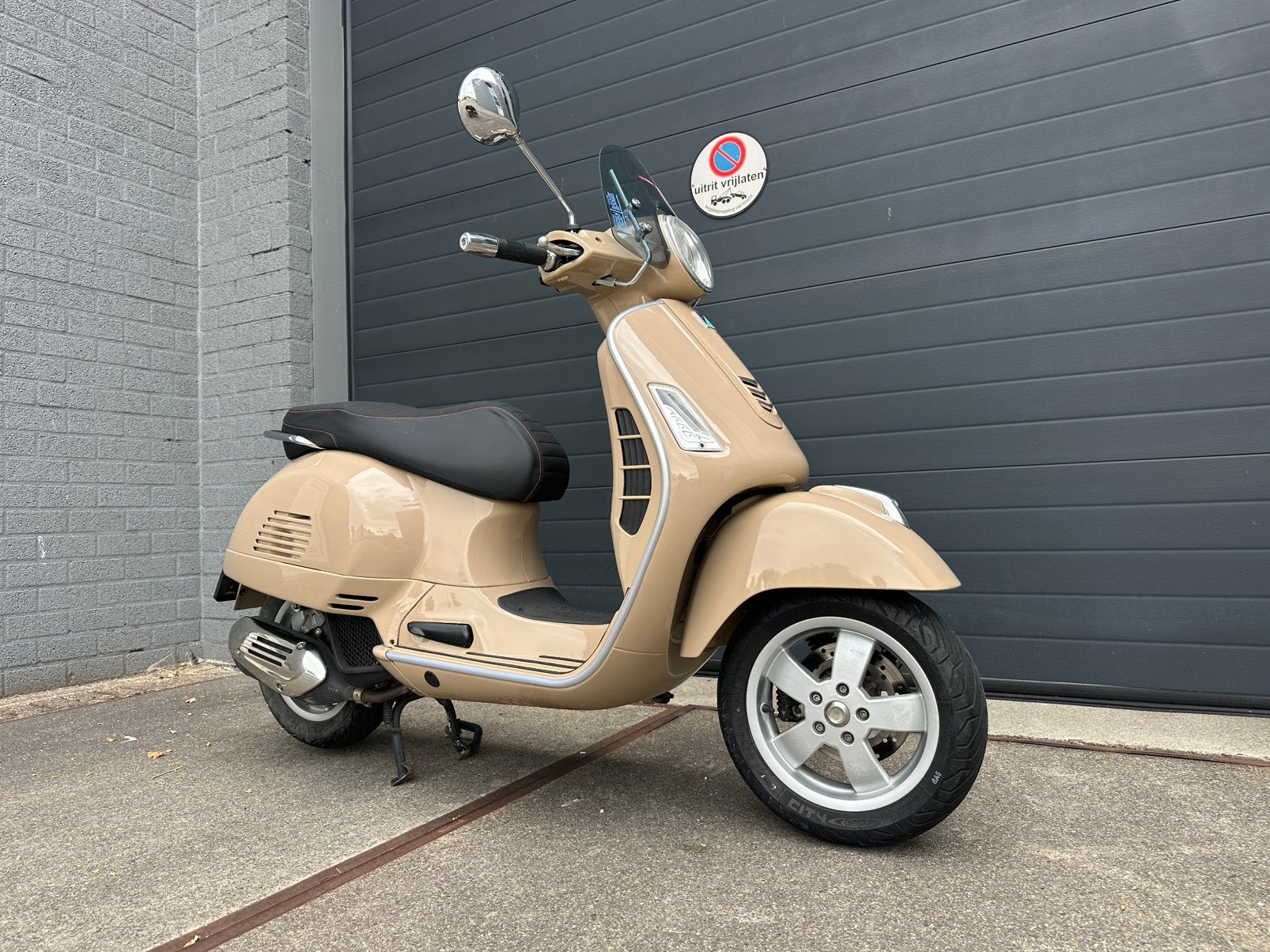 Vespa GTS 125 IGET 2017 9824KM A1, Scooter, Gebruikt, Particulier, Automaat