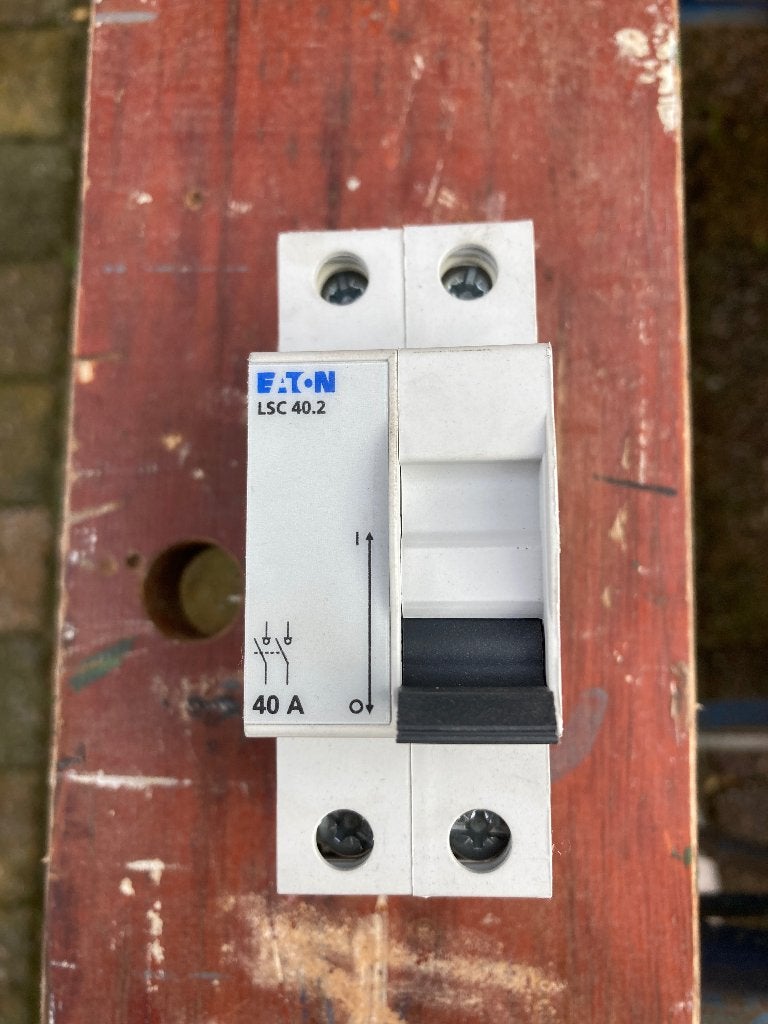 Eaton hoofschakelaar 40A/2P, Ophalen of Verzenden, Gebruikt, Eaton, Schakelaar