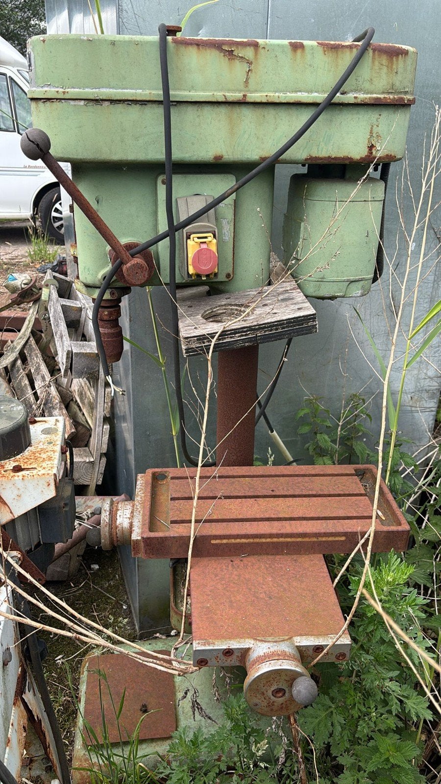 Tafel boormachine, Ophalen