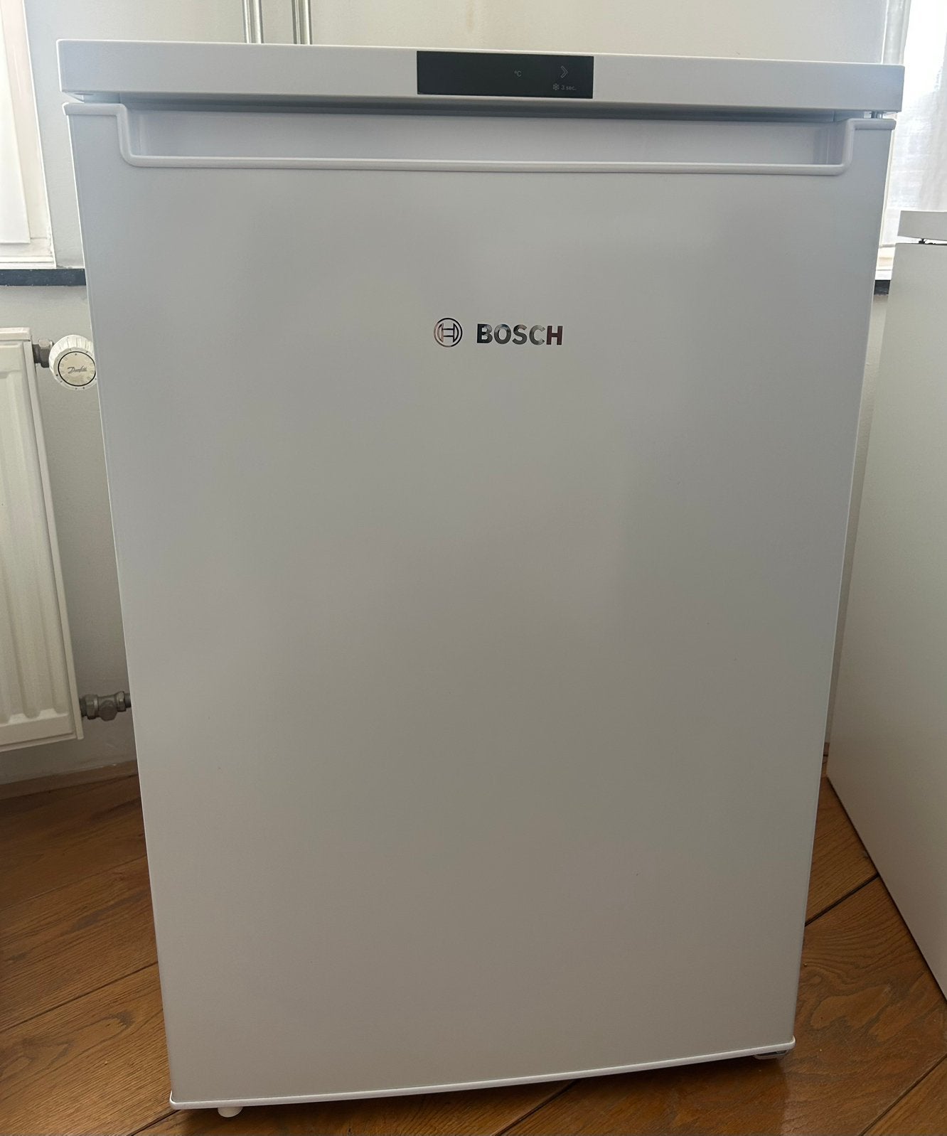 Bosch Serie 2 Fridge – 134L – Like New
