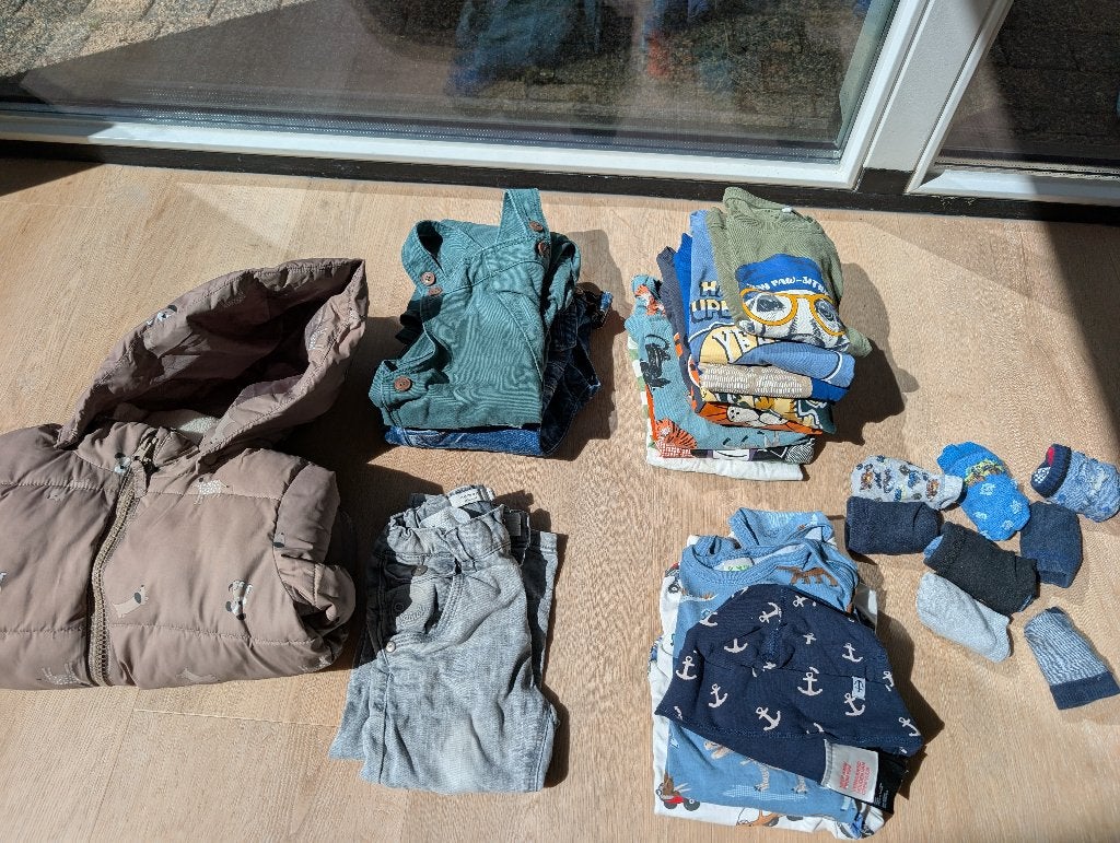 Kledingpakket jongen 92 met winterjas shirts broeken pyjama, Ophalen of Verzenden, Gebruikt, Maat 92