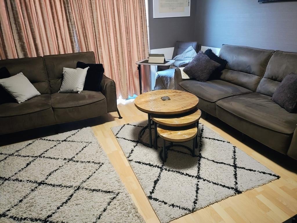 Brown velvet sofa, Ophalen of Verzenden, Zo goed als nieuw