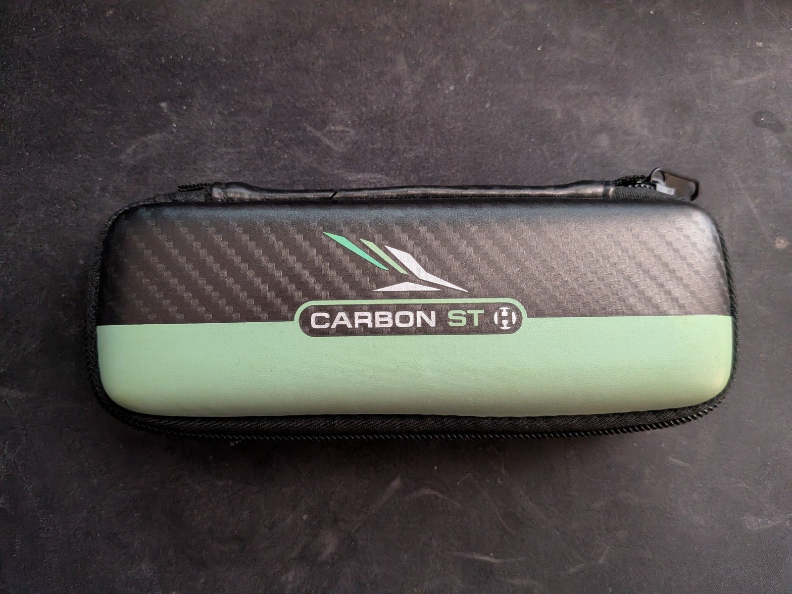 Carbon ST Darts Case, Etui Dartpijlen, Ophalen of Verzenden, Gebruikt