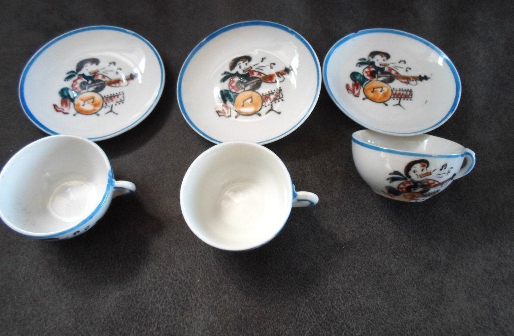 3 oude porseleinen Kop en schotels. Jaren '50. Kinderservies, Ophalen of Verzenden, Gebruikt