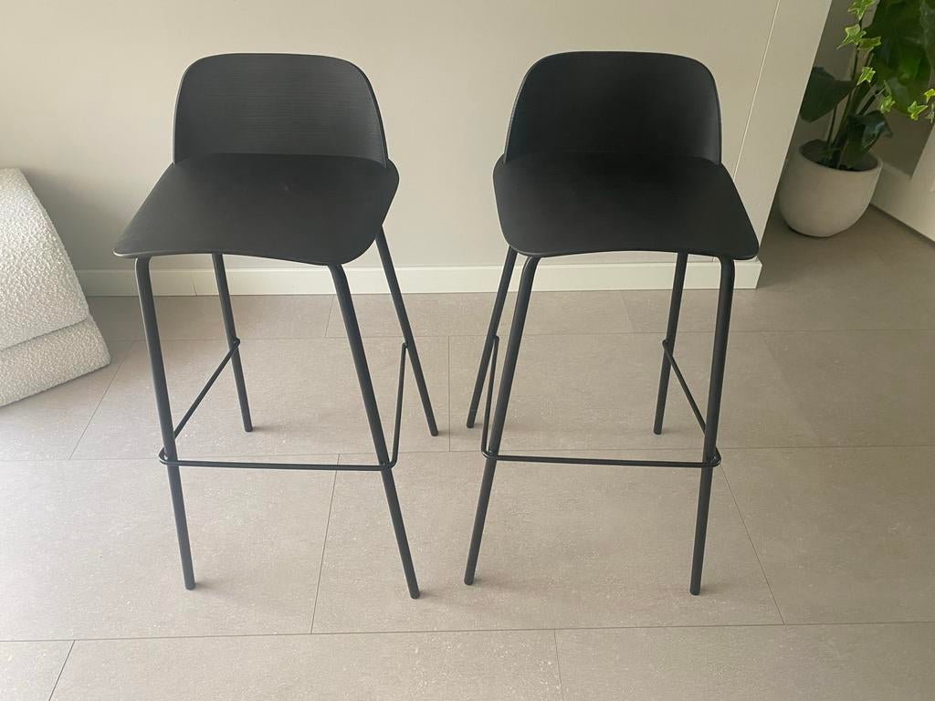Set van 2 zwarte barkrukken - Modern design, Ophalen, Gebruikt, Met voetsteun, 60 tot 90 cm
