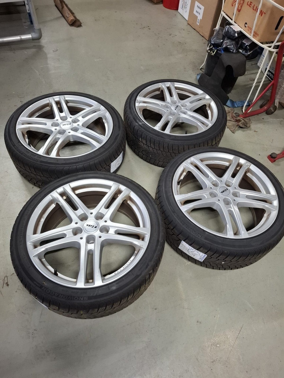 Set van 4 RIAL velgen met winterbanden, Auto-onderdelen, Banden en Velgen, Gebruikt, Banden en Velgen, 17 inch, Personenwagen