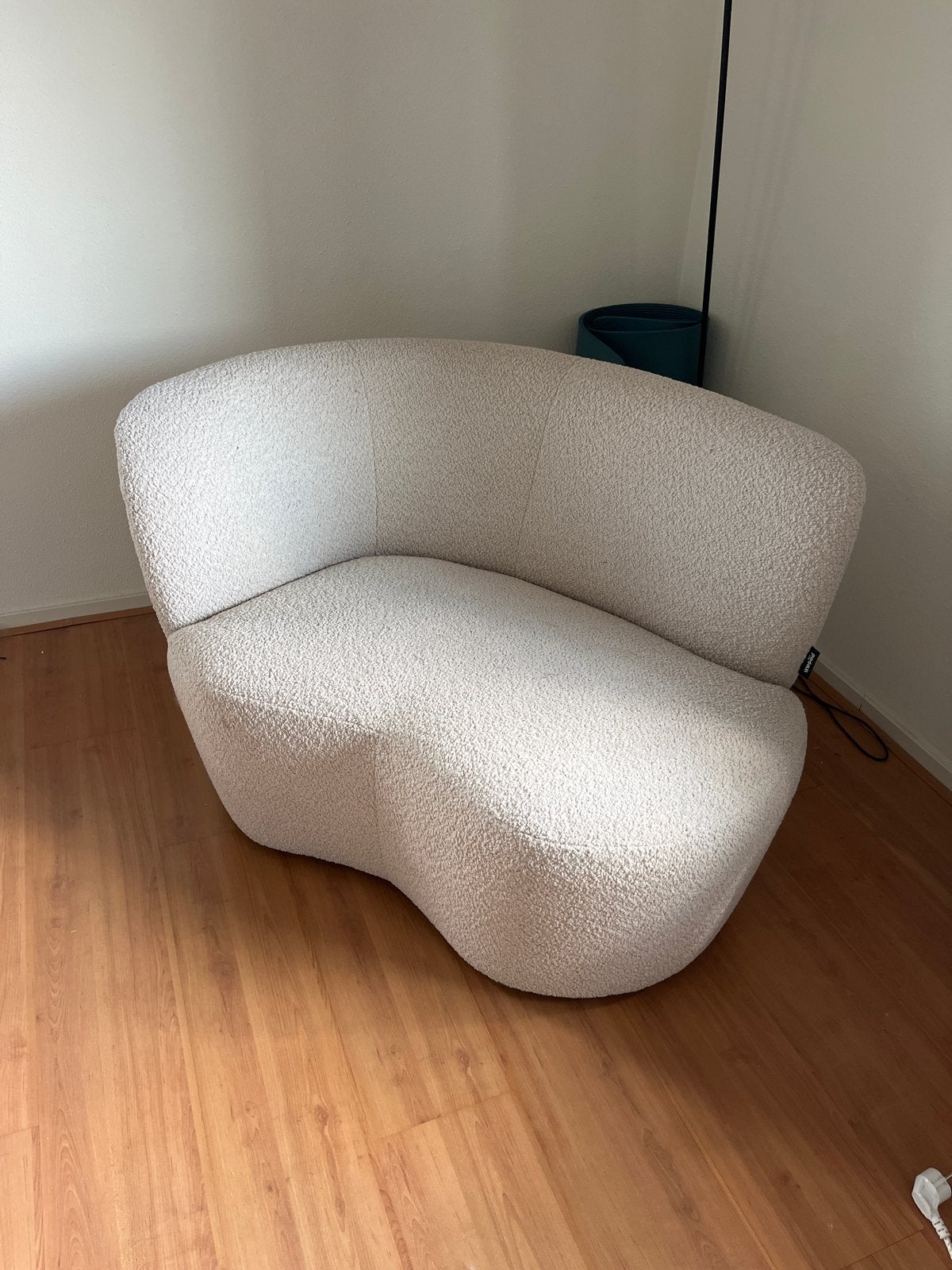 WOOOD fauteuil Stone crème bouclé stof, Huis en Inrichting, Stoelen, Zo goed als nieuw, Eén, Stof, Wit, Ophalen