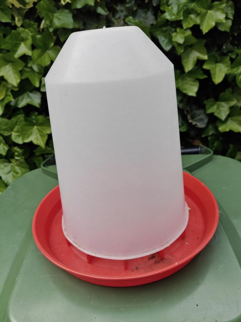 Drink- of voerbak voor kippen, Dieren en Toebehoren, Pluimvee | Toebehoren, Ophalen, Zo goed als nieuw, Drinken en Voederen