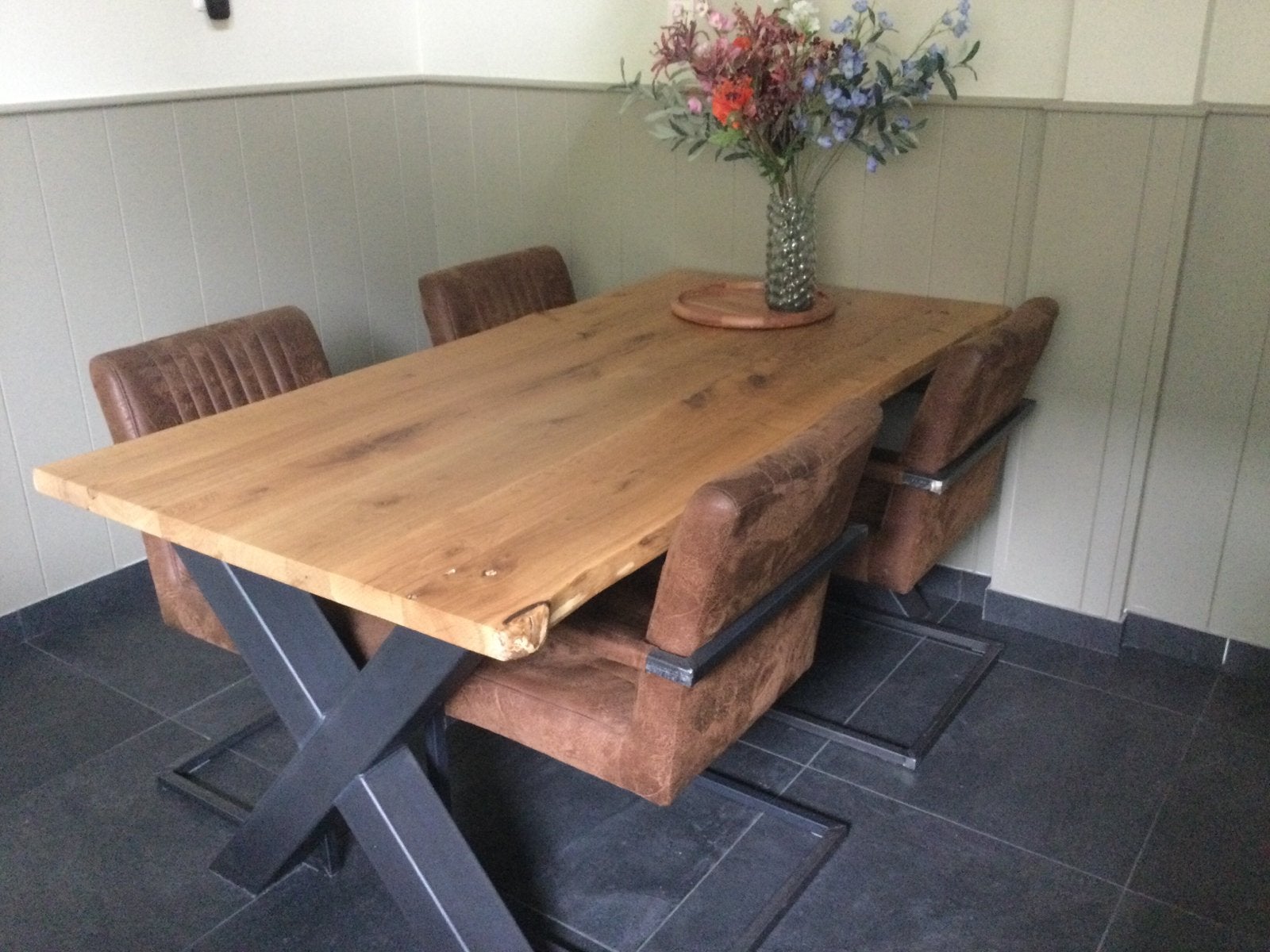 Te koop massief eiken tafel inclusief  4 stoelen, Ophalen, Zo goed als nieuw, Rechthoekig, 50 tot 100 cm