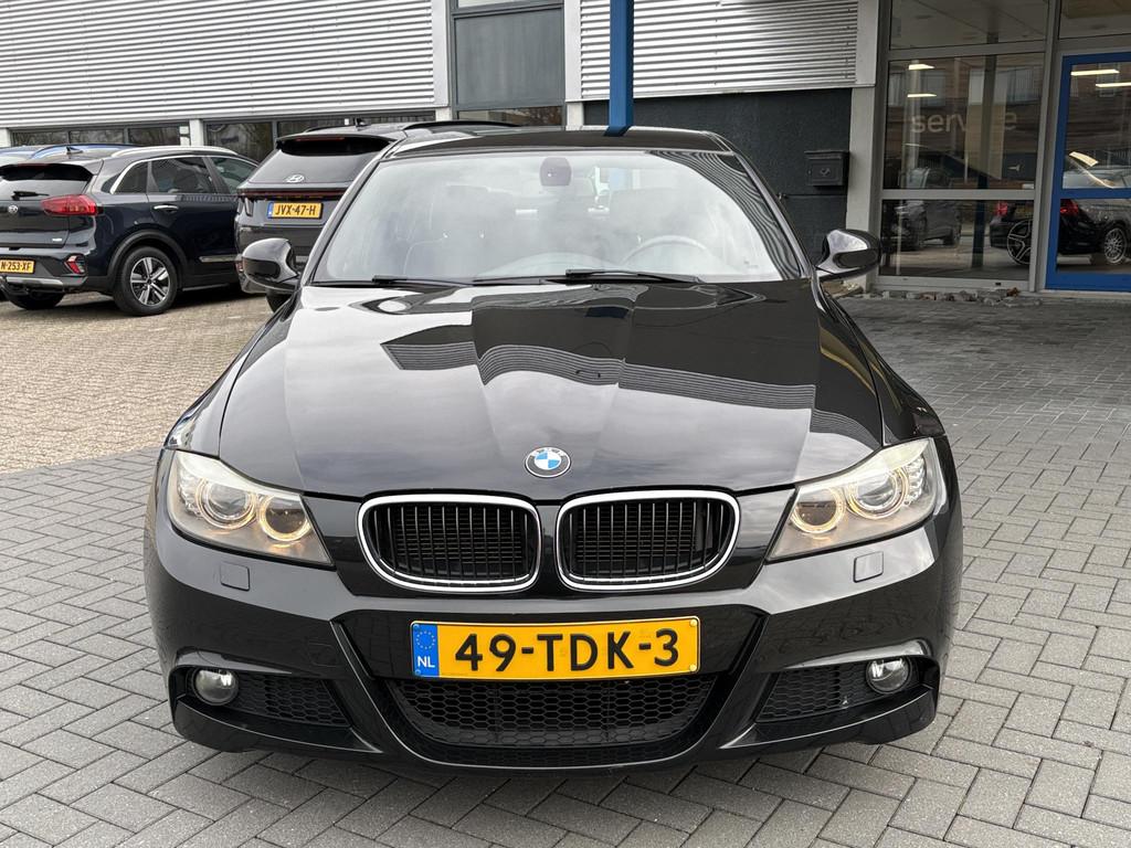 BMW 3-serie 318i Corporate Lease Luxury Line | M Pakket | Pa, Euro 5, 4 cilinders, Zwart, Bedrijf