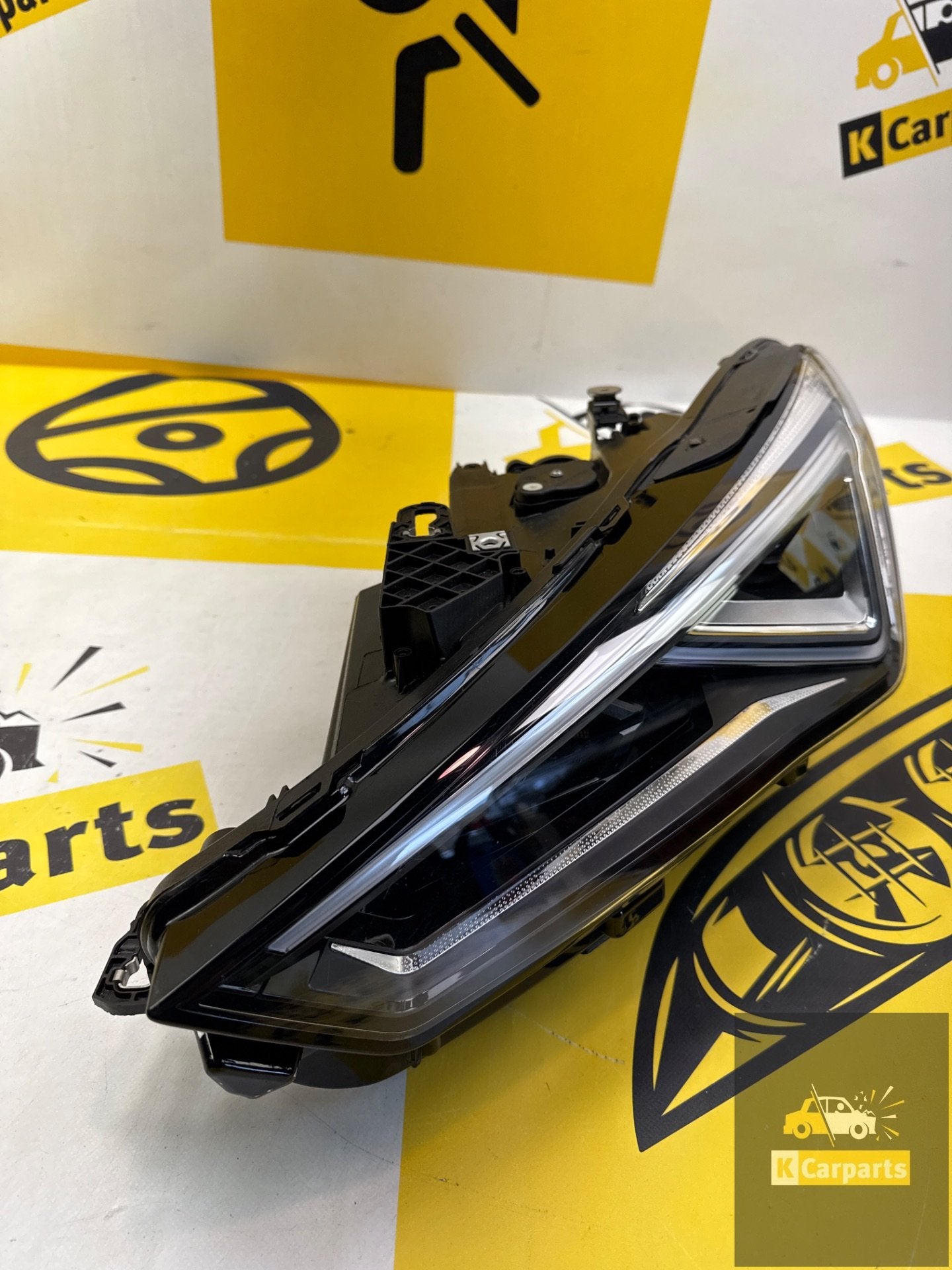 Seat Leon 4 V Cupra Links voor Koplamp 5FB941035H Origineel, Auto-onderdelen, Gebruikt, Autovia A-2, Km 585 585
08760  Martorell, ES