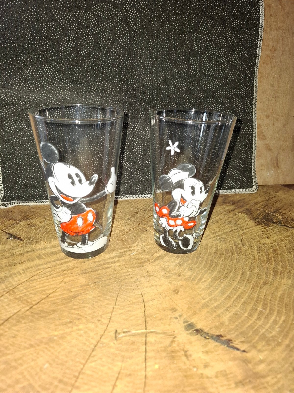 Set van 2 Disney Mickey en Minnie Mouse glazen, Verzamelen, Ophalen of Verzenden, Mickey Mouse, Gebruikt, Servies