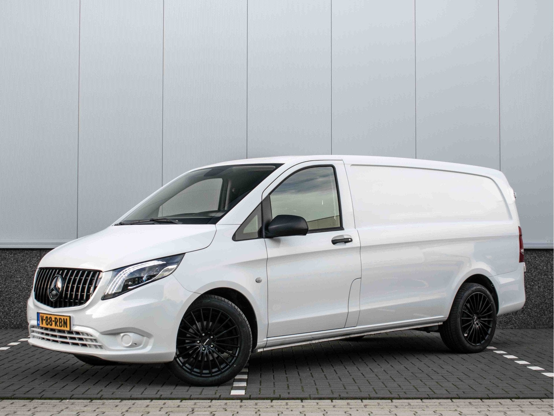 Mercedes-Benz Vito 114 CDI Lang | LED | Carplay | Trekhaak 2, Automaat, Dealer onderhouden, Gebruikt, 4 cilinders