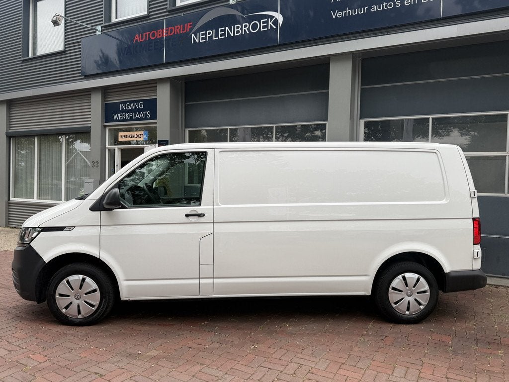 Volkswagen Transporter 2.0 TDI L2H3 Bj 2023 Km 37.000 BPM VR, Auto's, Voorwielaandrijving, Stof, Gebruikt, Euro 6