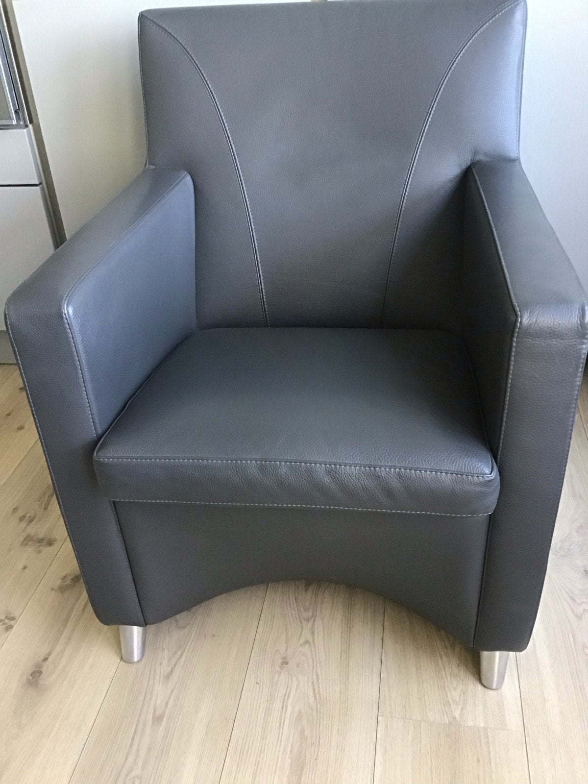 Leolux Dolcinea fauteuil - Jan Armgardt - Grijs Wapiti leer, Huis en Inrichting, Fauteuils, Ophalen, Gebruikt, Leer, 75 tot 100 cm