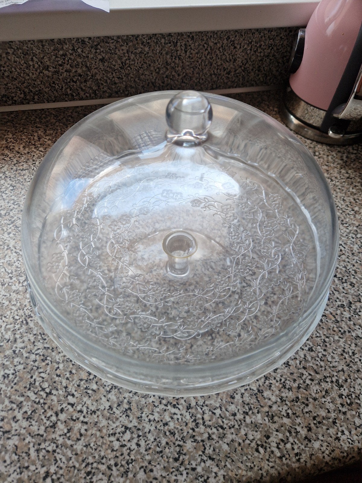 Glazen taartstolp met stolp met decoratief patroon, Ophalen of Verzenden, Zo goed als nieuw, Overige merken, Glas